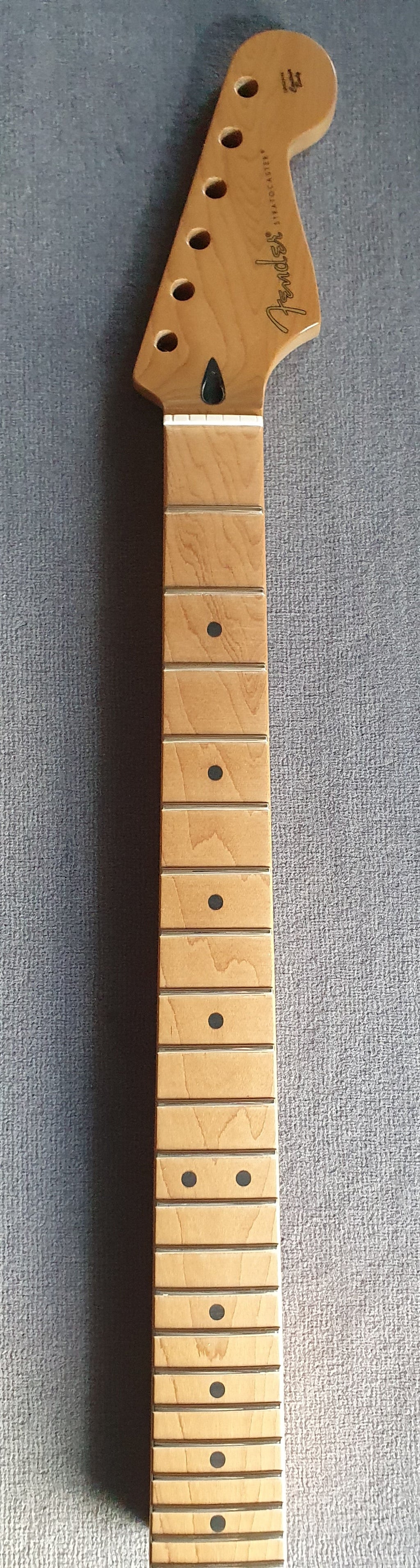 Fender® Genuine Replacement Neck Satin Roasted Maple f. Strat, 12" 22 Bünde