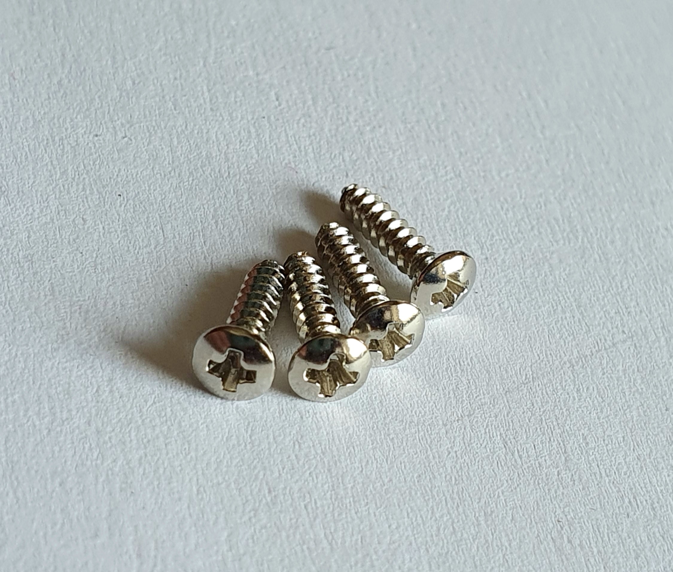 4 göldo Humbucker Rahmenschrauben / Pickguard-Schrauben nickel