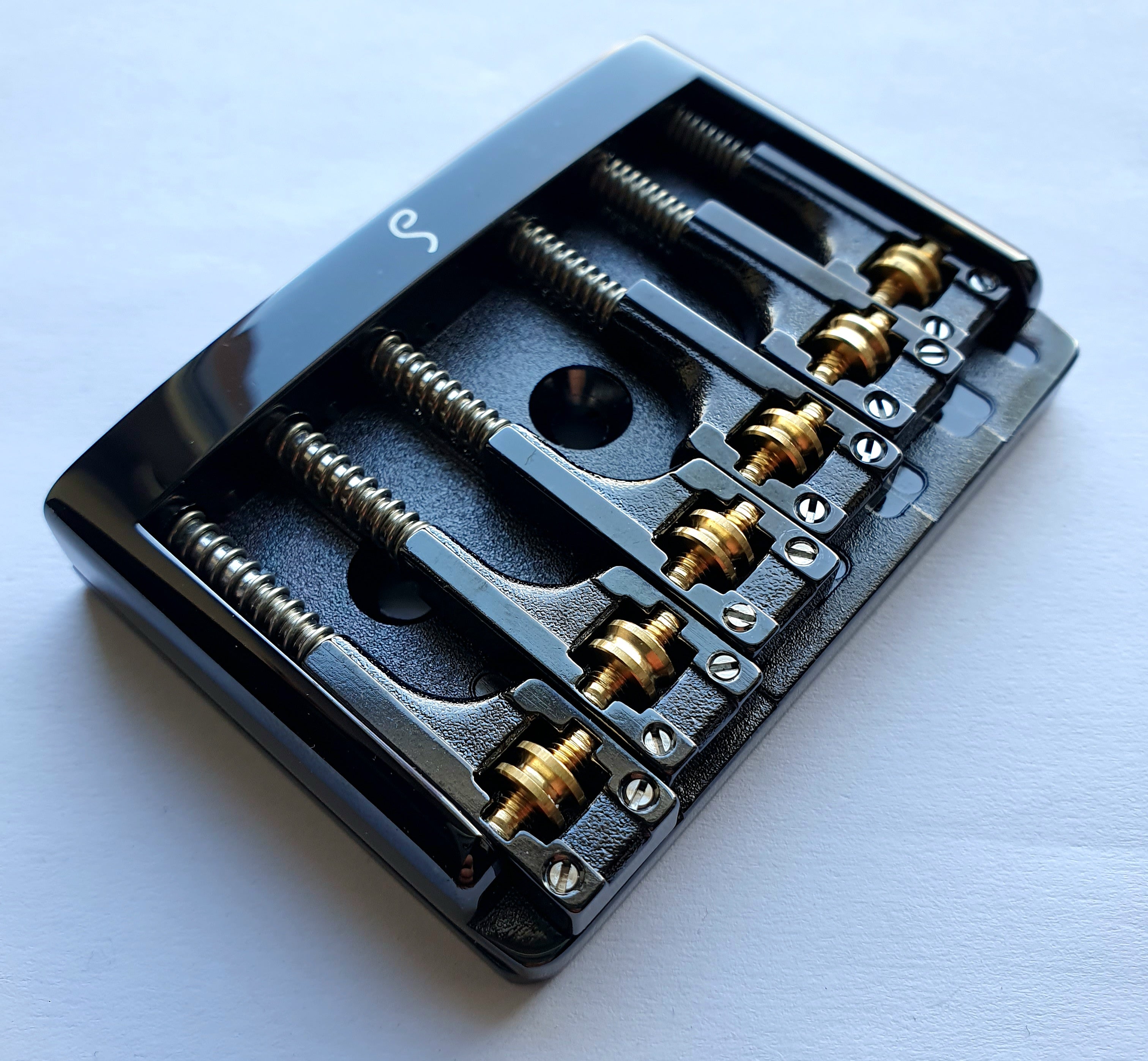 Schaller 3D-6 Gitarrensteg Guitar Bridge Black, mit 3mm Unterlegplatte