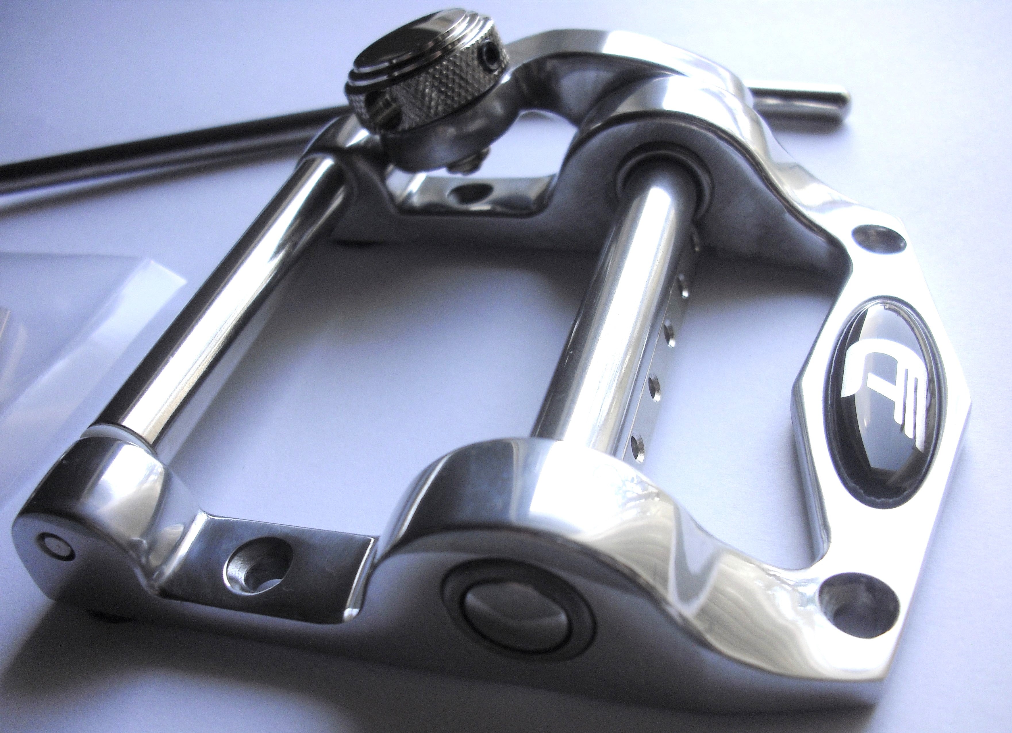 Duesenberg Diamond Deluxe Tremola / Kurz Alu/Nickel