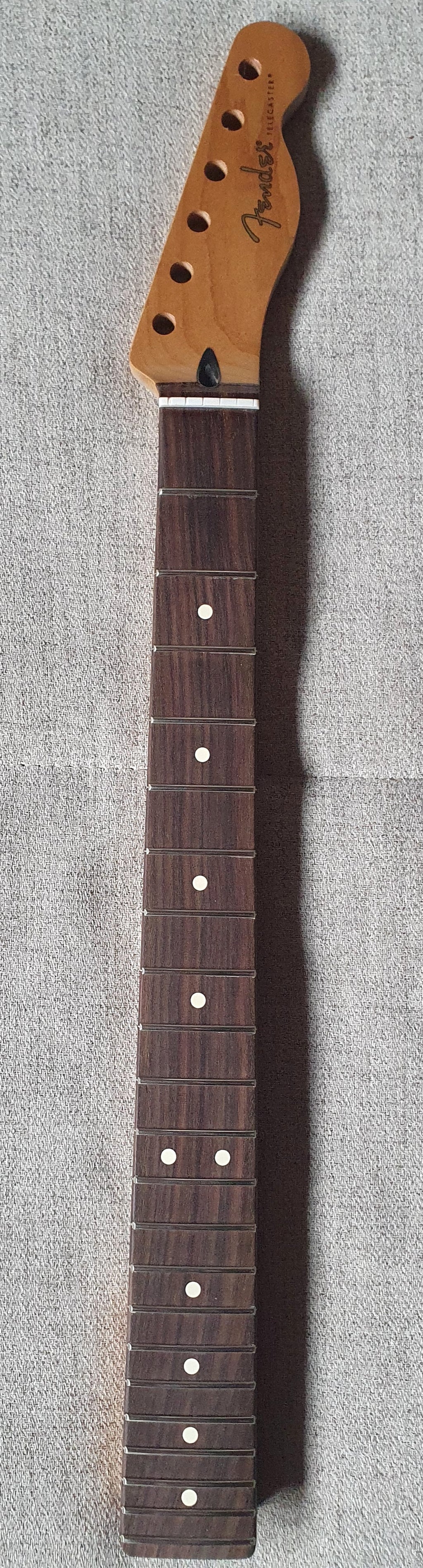 Fender® Genuine Replacement Neck Roasted Maple f. Tele, Rosewood, 12" 22 Bünde