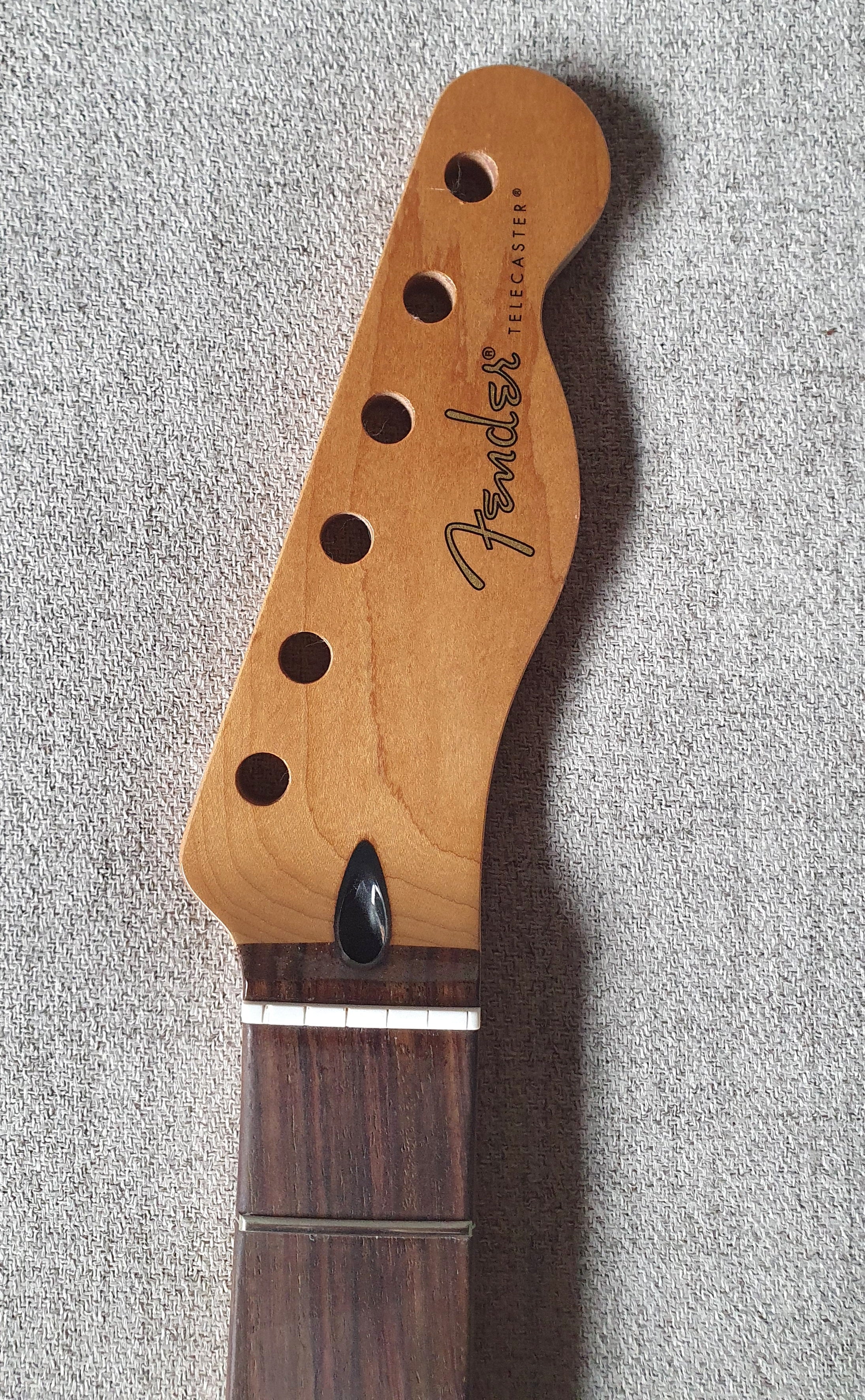 Fender® Genuine Replacement Neck Roasted Maple f. Tele, Rosewood, 12" 22 Bünde