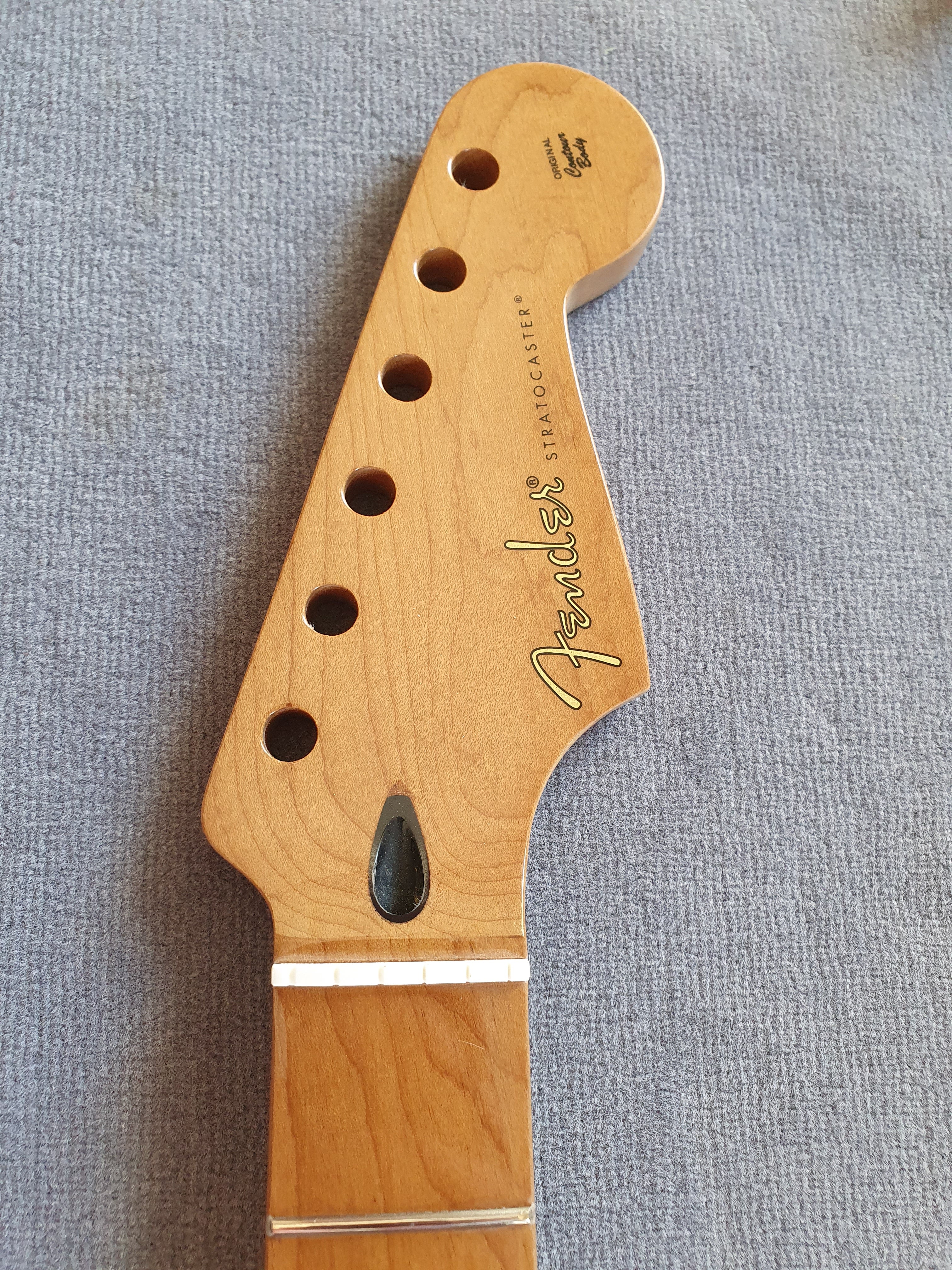 Fender® Genuine Replacement Neck Roasted Maple f. Strat, 9.5" 21 Bünde