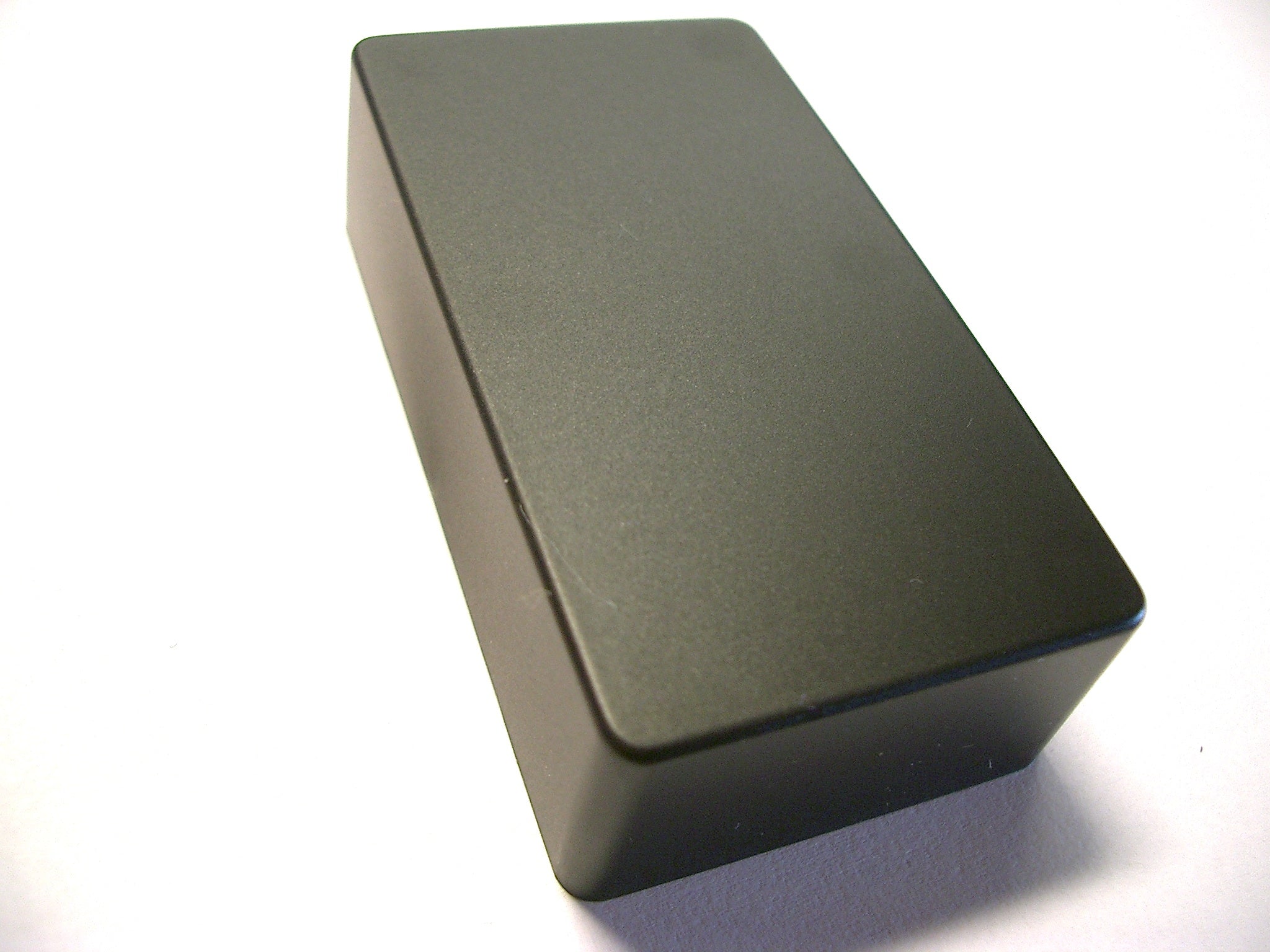 göldo Kunststoff-Kappe Cover für Humbucker schwarz, geschlossen