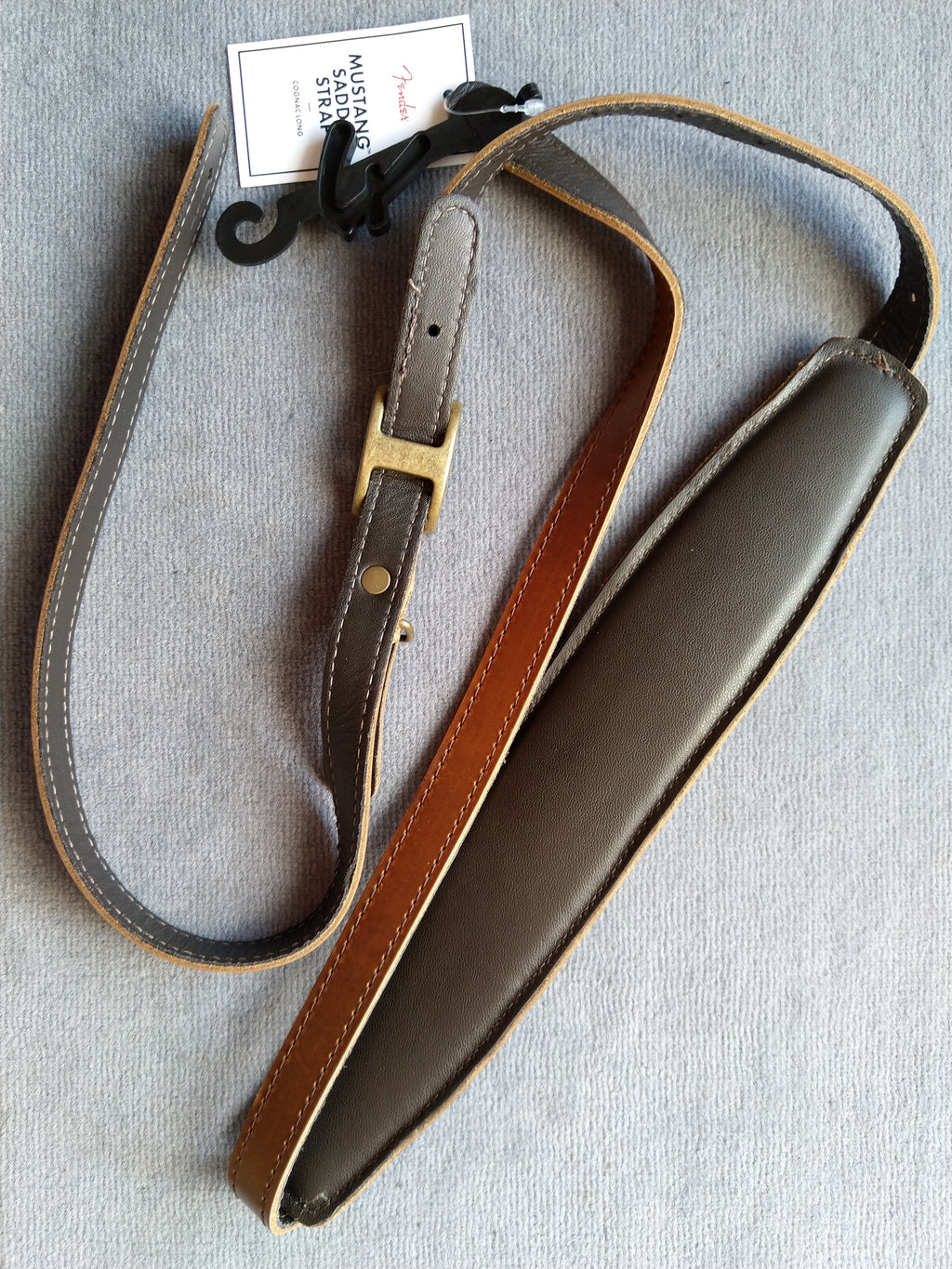 Fender® Gitarrengurt Mustang Saddle Strap Cognac
