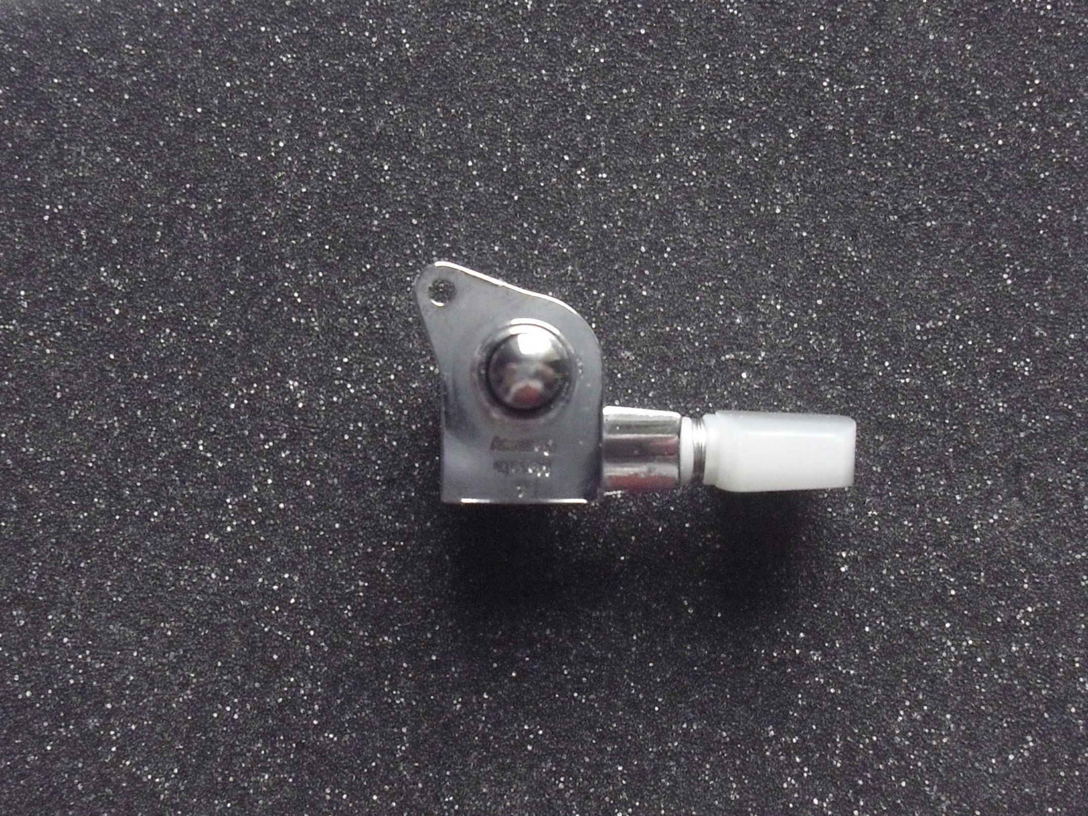 Schaller M6 Locking Tuners 135° Mechaniken 6 links Chrome/Perloid
