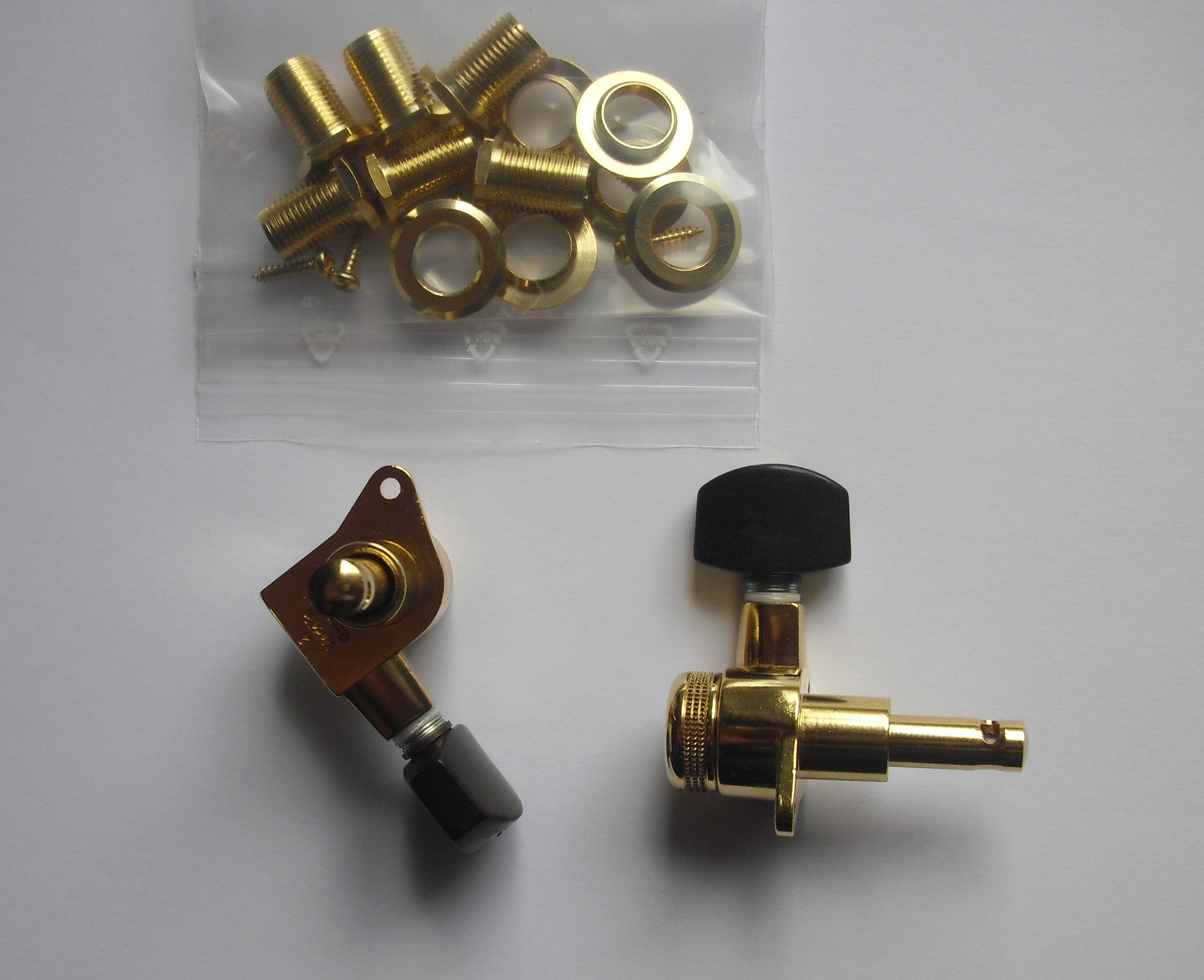 Schaller M6 Locking Tuners 135° 6 links Gold small Ebony buttons