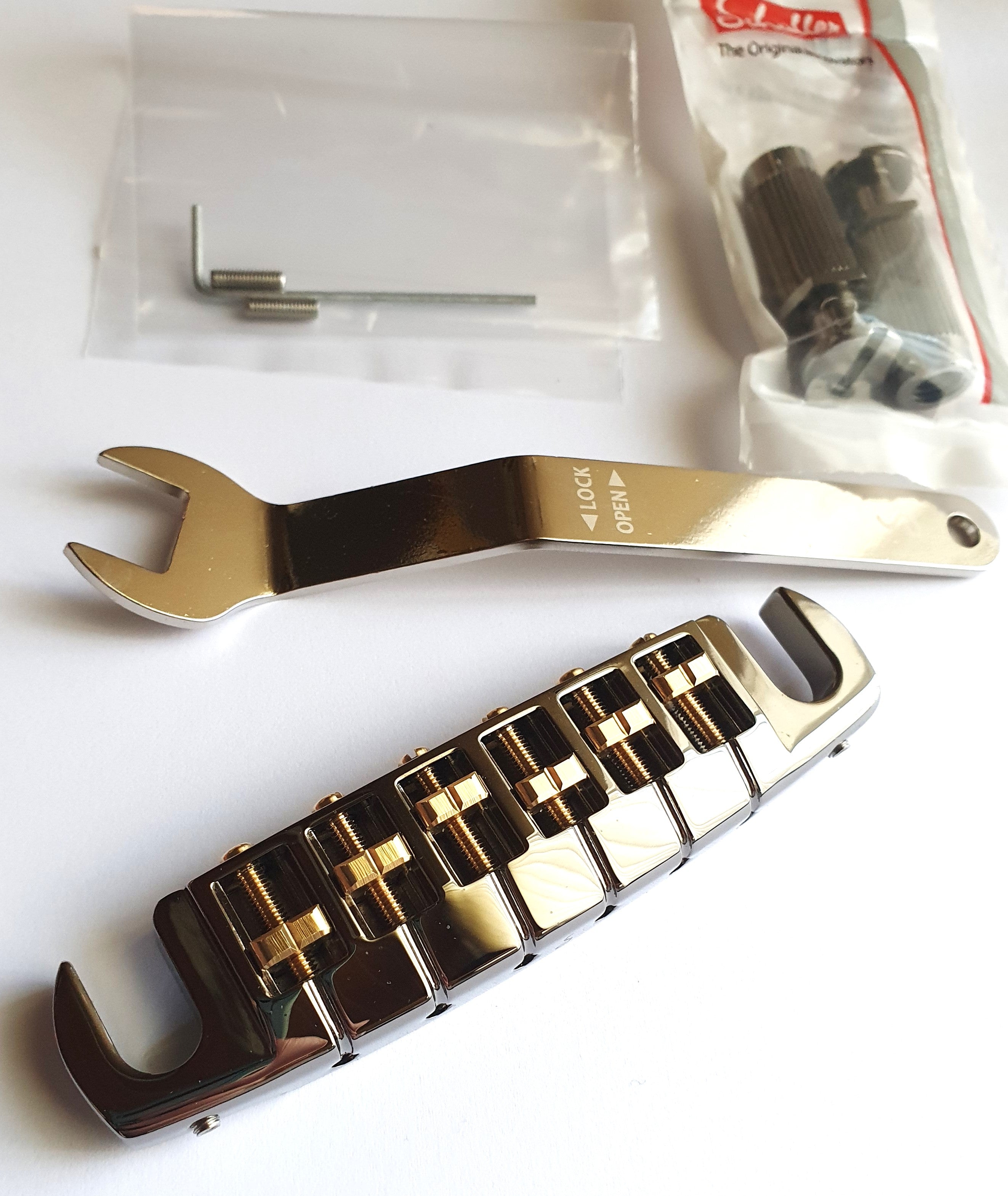 Schaller Signum Bridge Ruthenium, locking studs M8