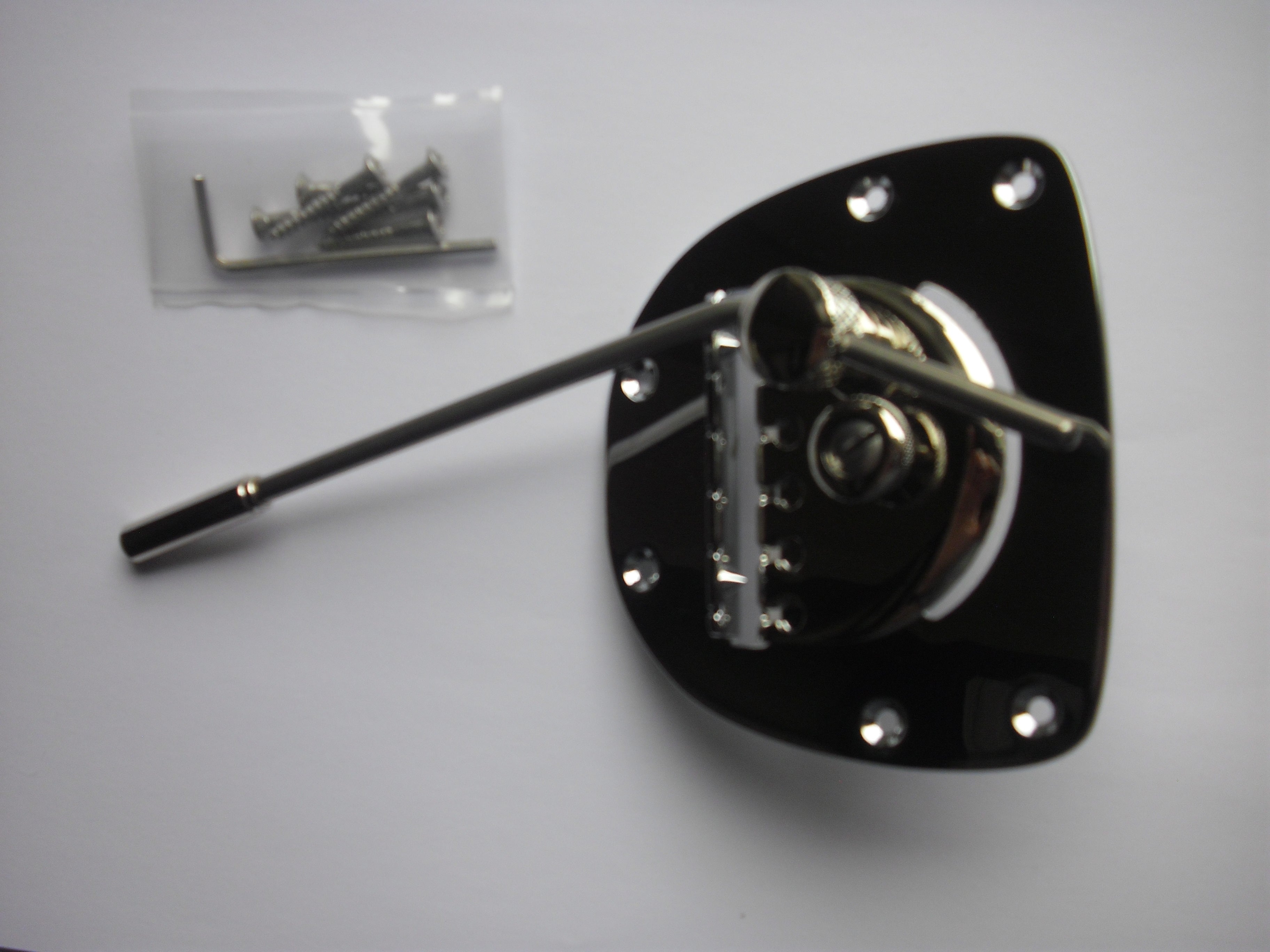 Göldo DG Tremolo für Jazzm.- und Jag.-Style Gitarren